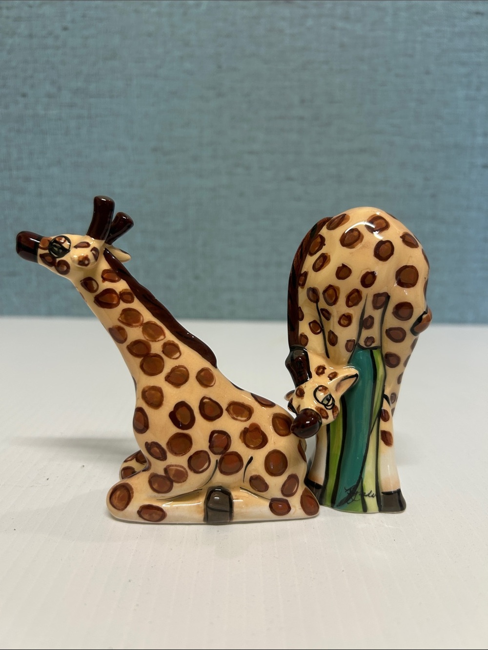 Blue Sky Clayworks Whimsical Giraffe Lynda Corneille Salt and Pepper Shakers
